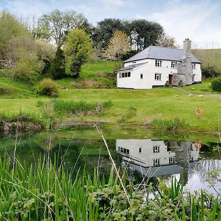 North Huckham Villa Exton  Exterior photo